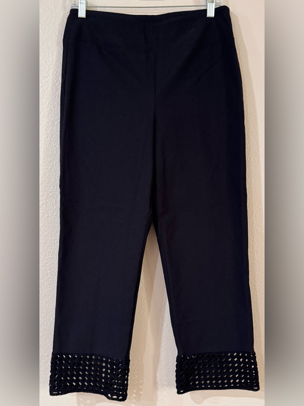 Joseph Ribkoff Cropped Crochet Hem Pants Solid Black Pull On Smooth Waist 10